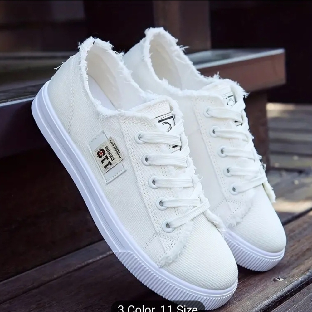 White tennis shoes